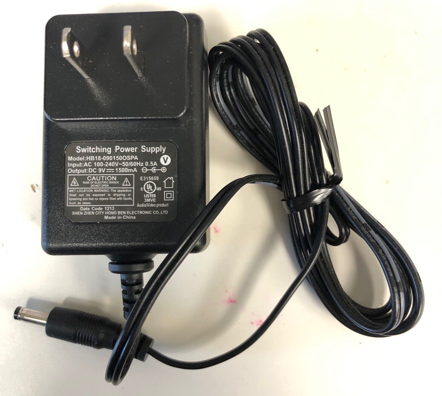 *Brand NEW*HONGBEN ELECTRONIC Model HB-090150OSPA 100-240V Output DC 9V 1500mA AC/DC Adaptor