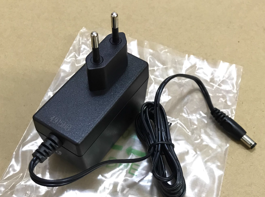 *Brand NEW*DVE DSA-20PFE-12 FEU 9V2A9.6V2A9V3A2.5A AC/DC Adapter Power Supply