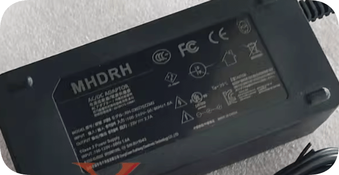 *Brand NEW*MHDRH Ruiheng RH-230270ZZM3 small plug charging cable 62W transformer 23V2.7A power adapt